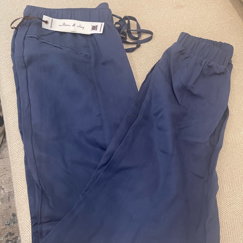 WILLOW AND CLAY ELASTIC WAIST BAND JOGGERS